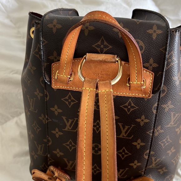 This is a discontinued Authentic 2018 Louis Vuitton Montsouris Backpack. - Picture 4 of 5
